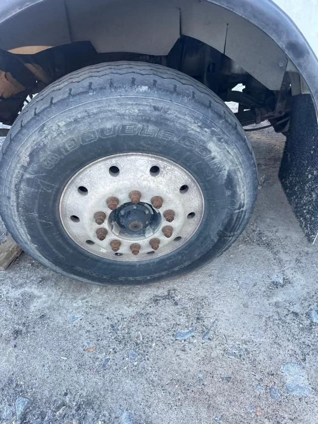 Image of Kenworth T300 equipment image 2