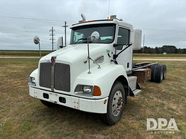 Image of Kenworth T300 equipment image 1