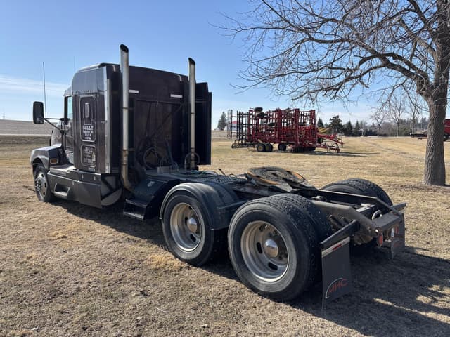 Image of Kenworth T600 equipment image 1