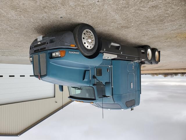 Image of Kenworth T600 equipment image 1