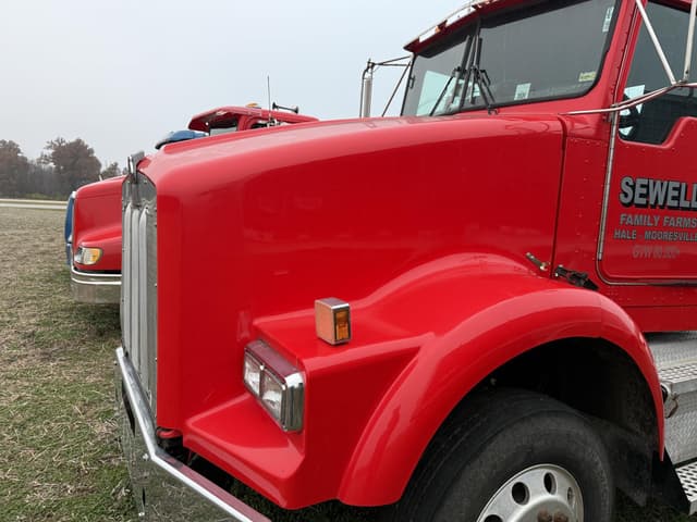 Image of Kenworth T800 equipment image 2