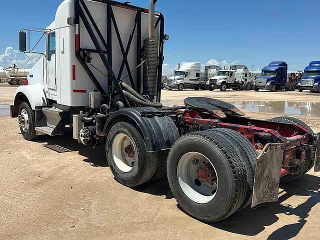 Image of Kenworth T800 equipment image 4