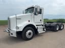 2005 Kenworth T800 Image