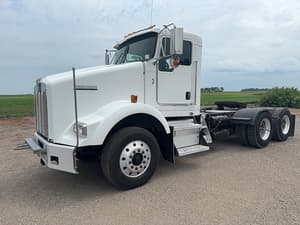 2005 Kenworth T800 Image