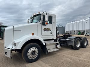 2005 Kenworth T800 Image