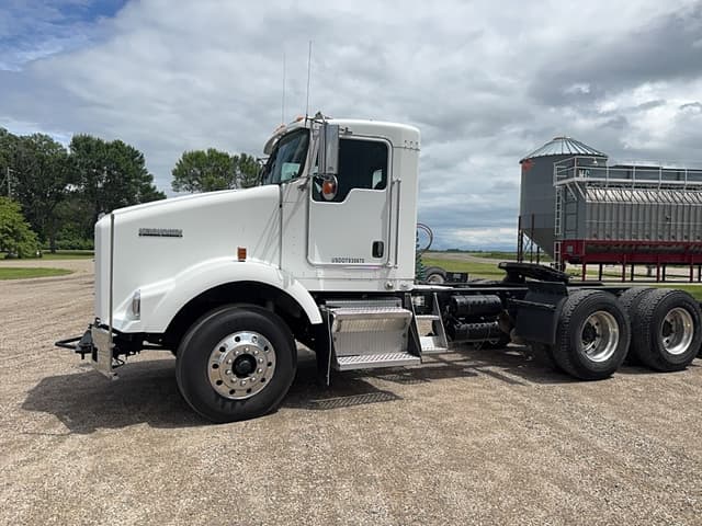 Image of Kenworth T800 equipment image 3