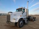 2005 Kenworth T800 Image