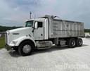 2005 Kenworth T800 Image