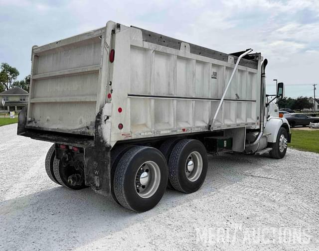 Image of Kenworth T800 equipment image 4