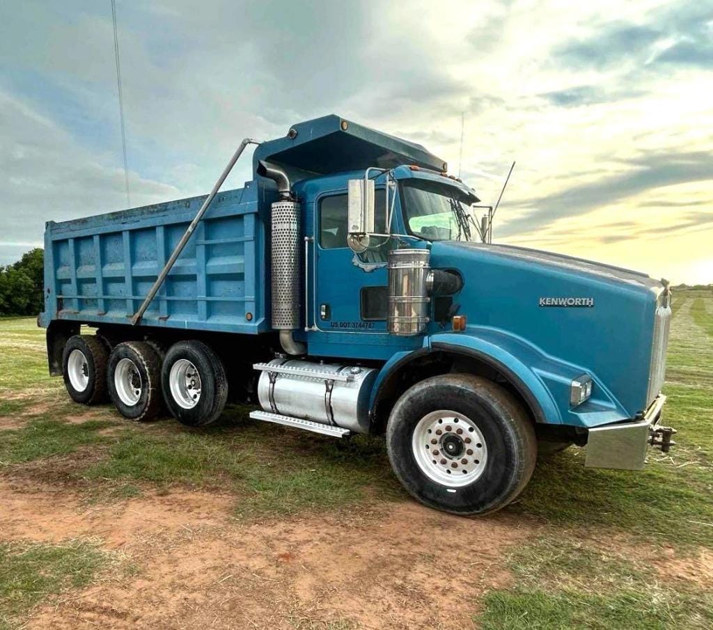 2005 Kenworth T800 Equipment Image0