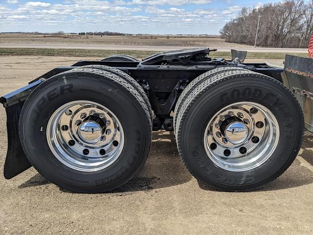Thumbnail image Kenworth T800 37