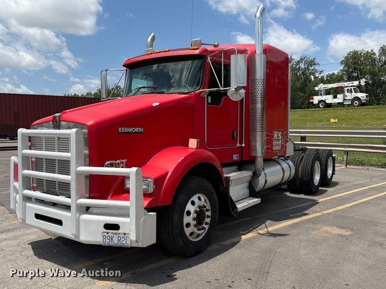 2005 Kenworth T800 Equipment Image0