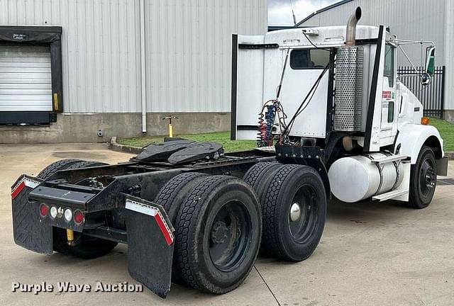 Image of Kenworth T800 equipment image 4