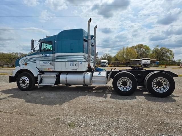 Image of Kenworth T800 equipment image 4