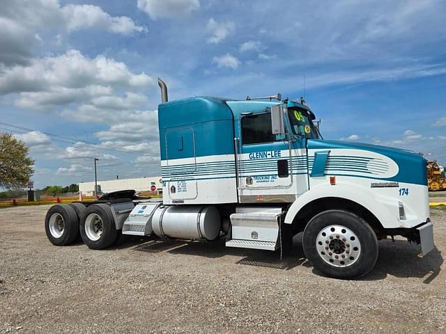Image of Kenworth T800 equipment image 2