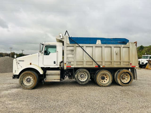 Image of Kenworth T800 equipment image 1