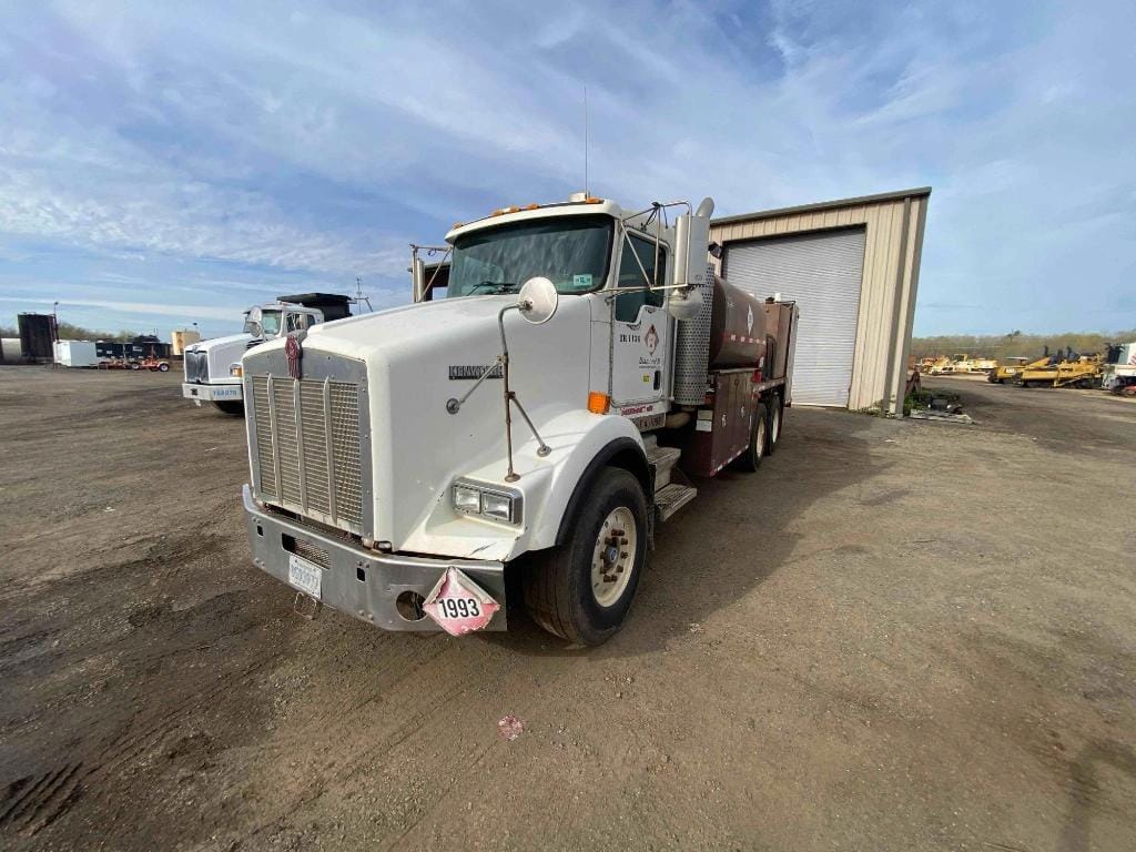 Main image Kenworth T800