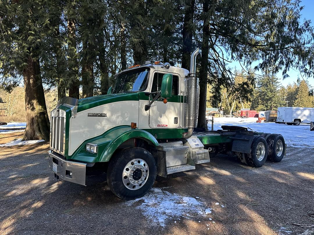 Image of Kenworth T800B Primary image