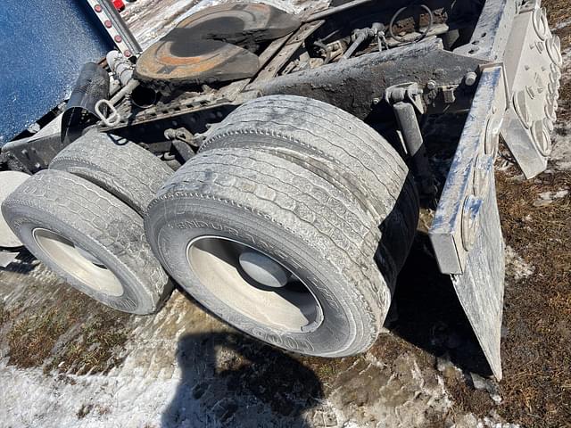 Image of Kenworth W900 equipment image 4