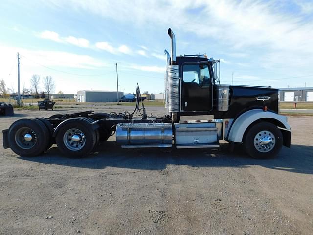 Image of Kenworth W900 equipment image 2