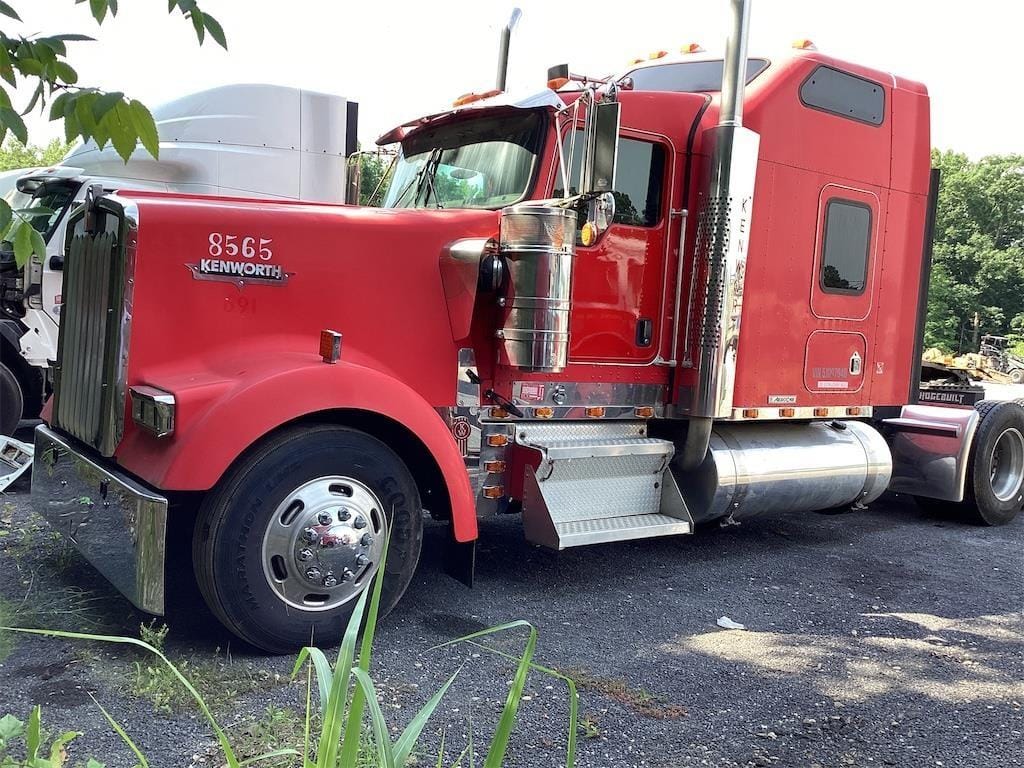 2005 Kenworth W900 Equipment Image0