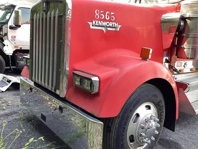 Image of Kenworth W900 equipment image 1