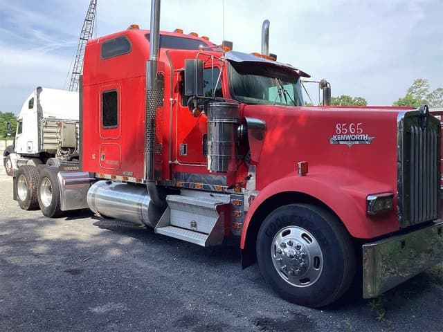 Image of Kenworth W900 equipment image 3