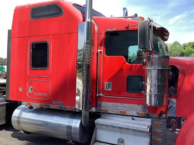 Image of Kenworth W900 equipment image 4
