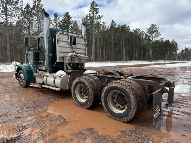 Image of Kenworth W900 equipment image 2