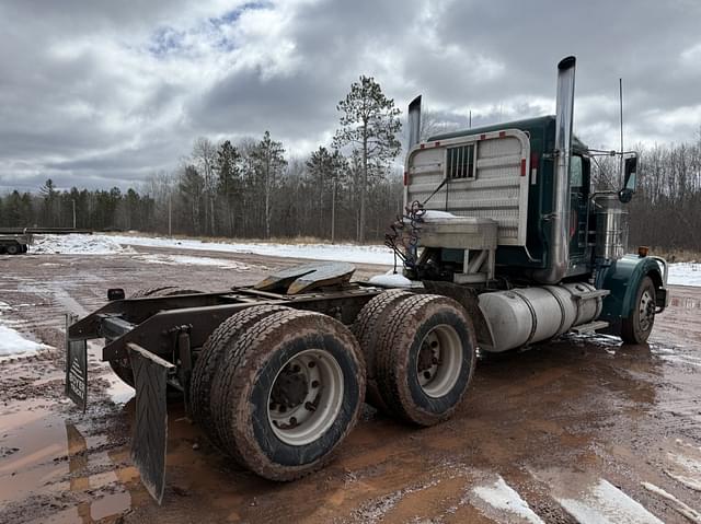 Image of Kenworth W900 equipment image 4