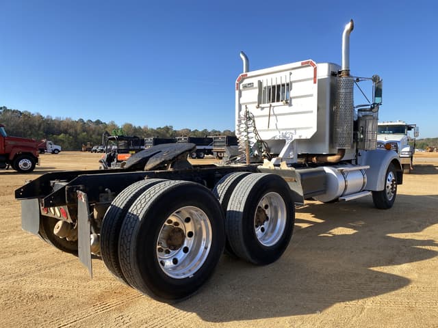 Image of Kenworth W900 equipment image 2