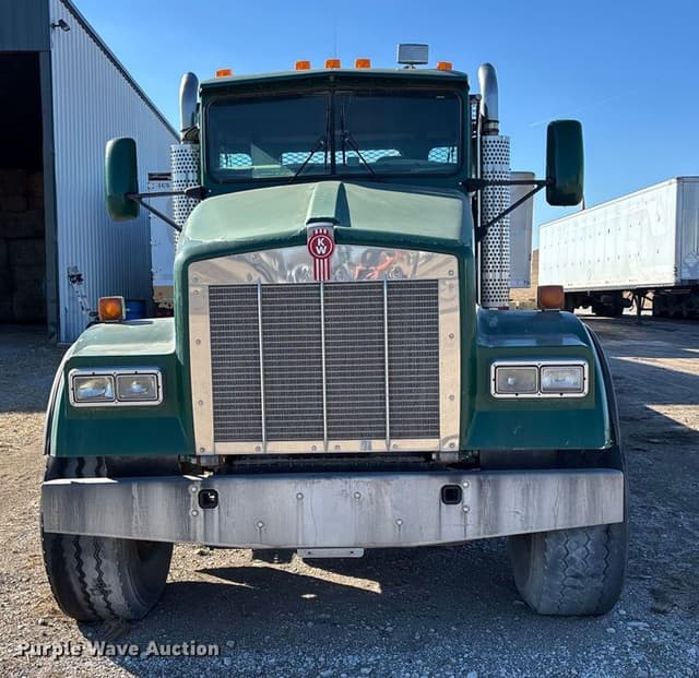 Image of Kenworth W900 equipment image 1