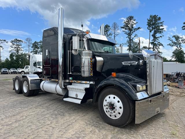 Image of Kenworth W900 equipment image 2