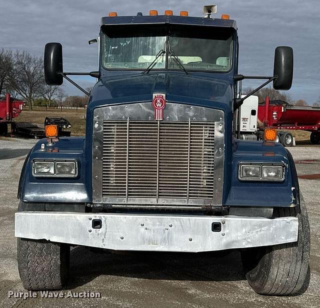 Image of Kenworth W900 equipment image 1