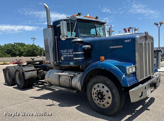 Image of Kenworth W900 equipment image 2