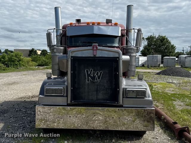 Image of Kenworth W900 equipment image 1