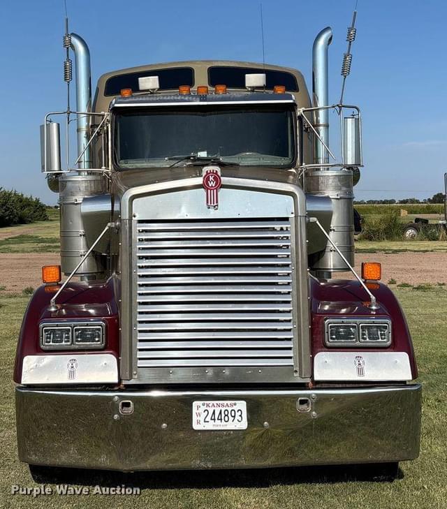 Image of Kenworth W900 equipment image 1