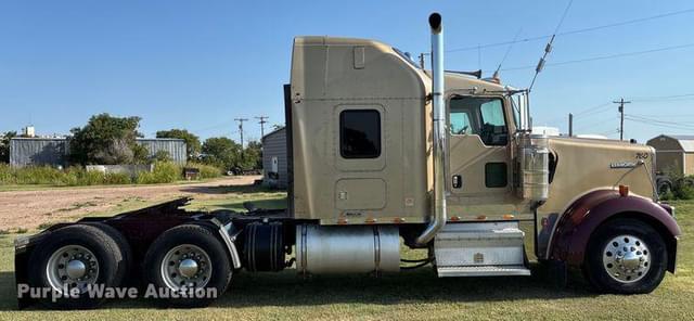 Image of Kenworth W900 equipment image 3