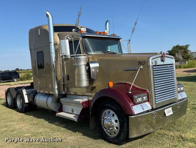 Image of Kenworth W900 equipment image 2