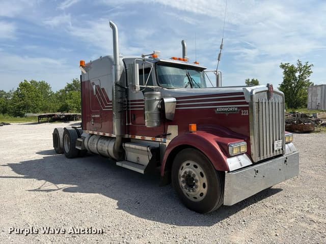 Image of Kenworth W900 equipment image 2