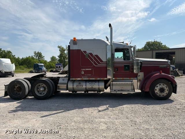 Image of Kenworth W900 equipment image 3