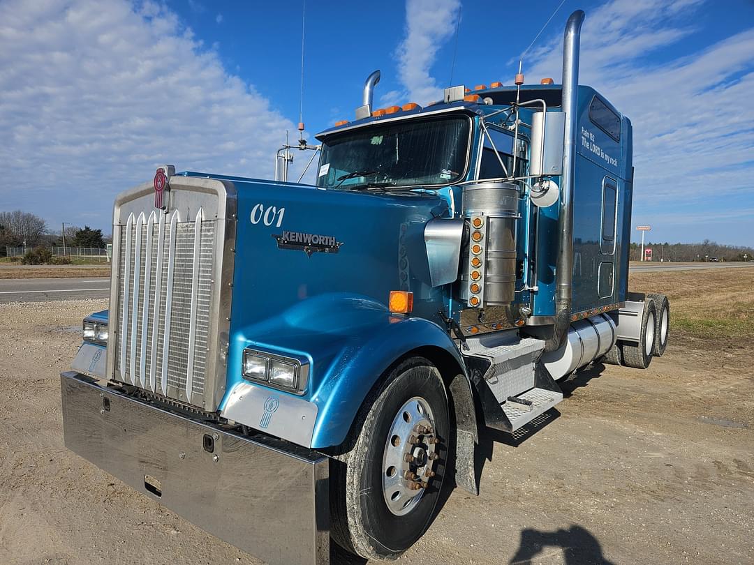 Image of Kenworth W900 Primary image