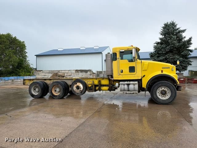 Image of Kenworth W900 equipment image 3