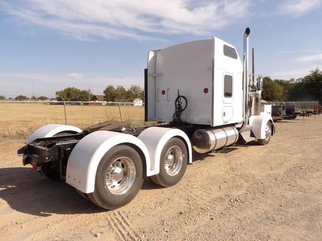 Image of Kenworth W900L equipment image 4