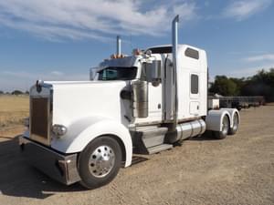 2005 Kenworth W900L Image