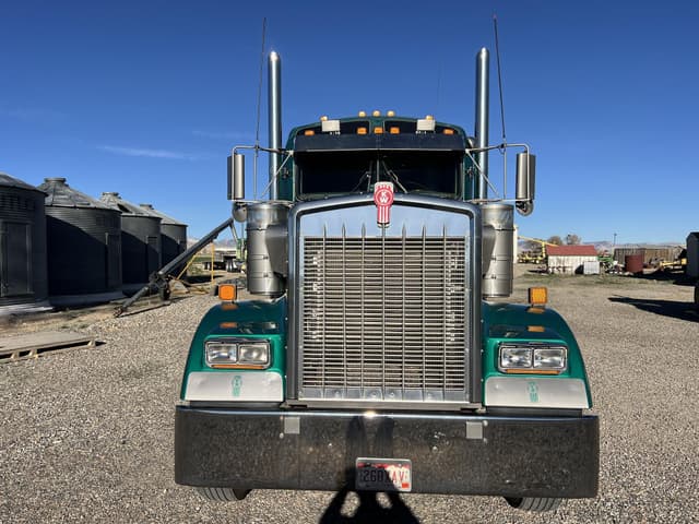 Image of Kenworth W900L equipment image 1