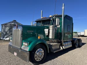 2005 Kenworth W900L Image