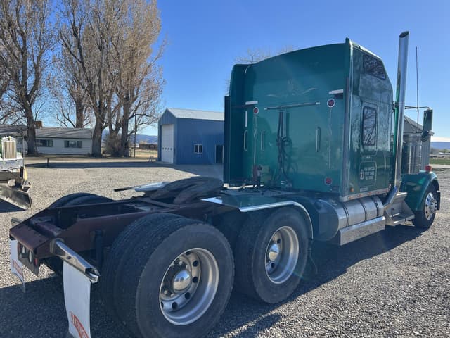 Image of Kenworth W900L equipment image 4
