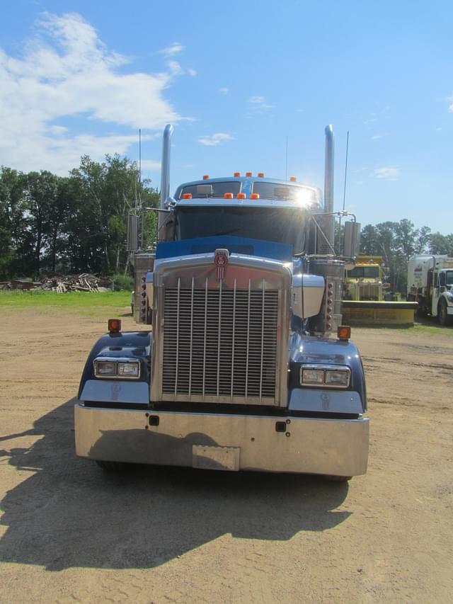 Image of Kenworth W900L equipment image 2