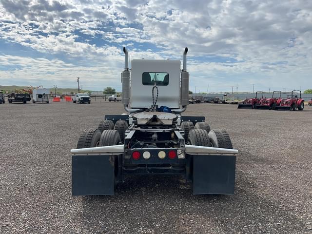 Image of Kenworth W900L equipment image 3